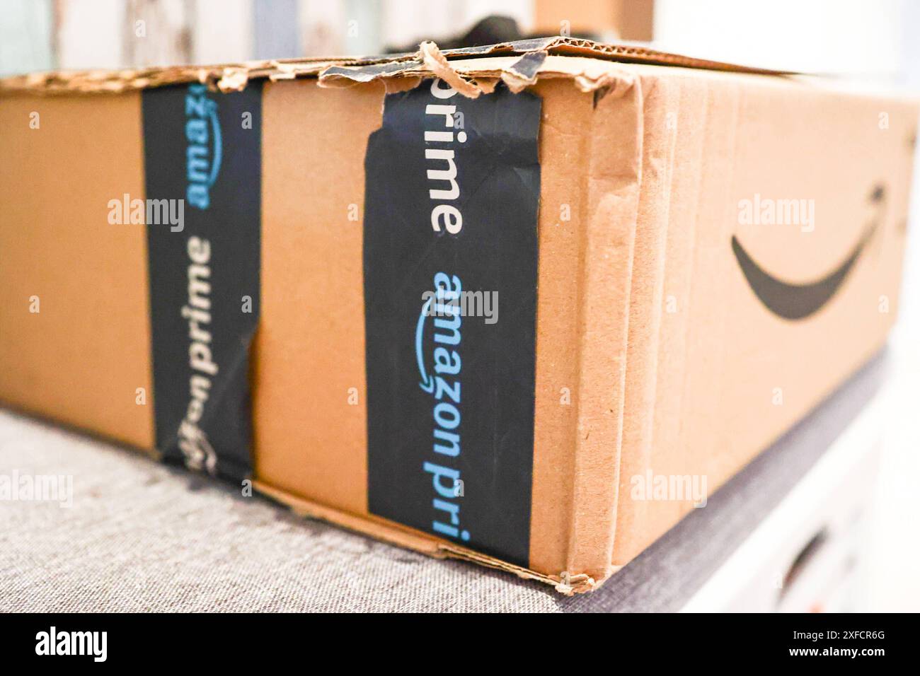 Amazon Prime Paket *** Amazon Prime package Copyright: xLobeca/RHx Stock Photo