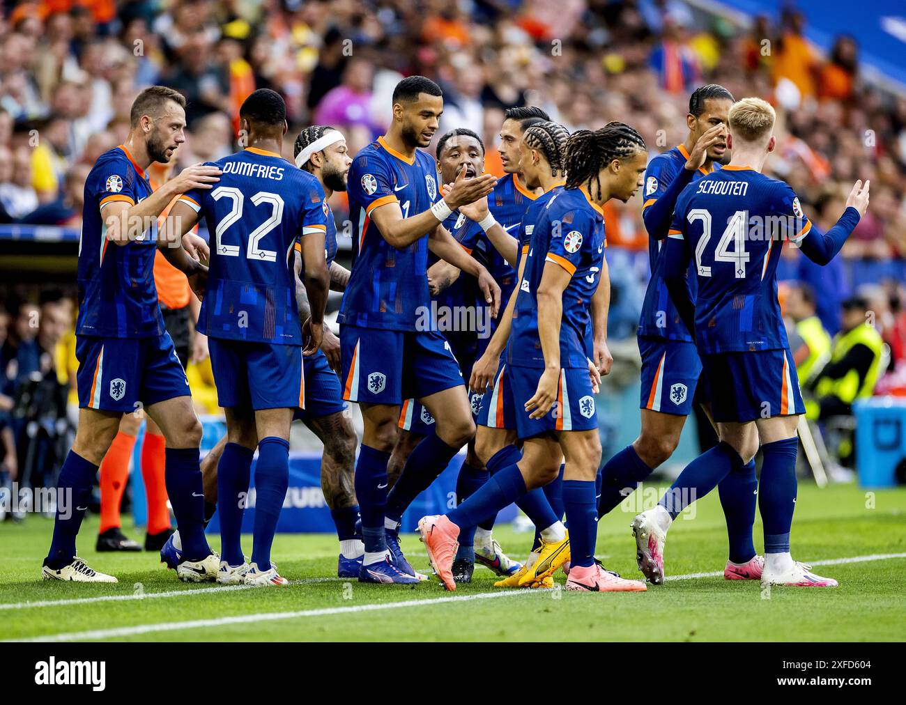 Ballon De Foot Nike Signé – Pays-Bas 2021, Memphis Depay, Frenkie De Jong, Etc.