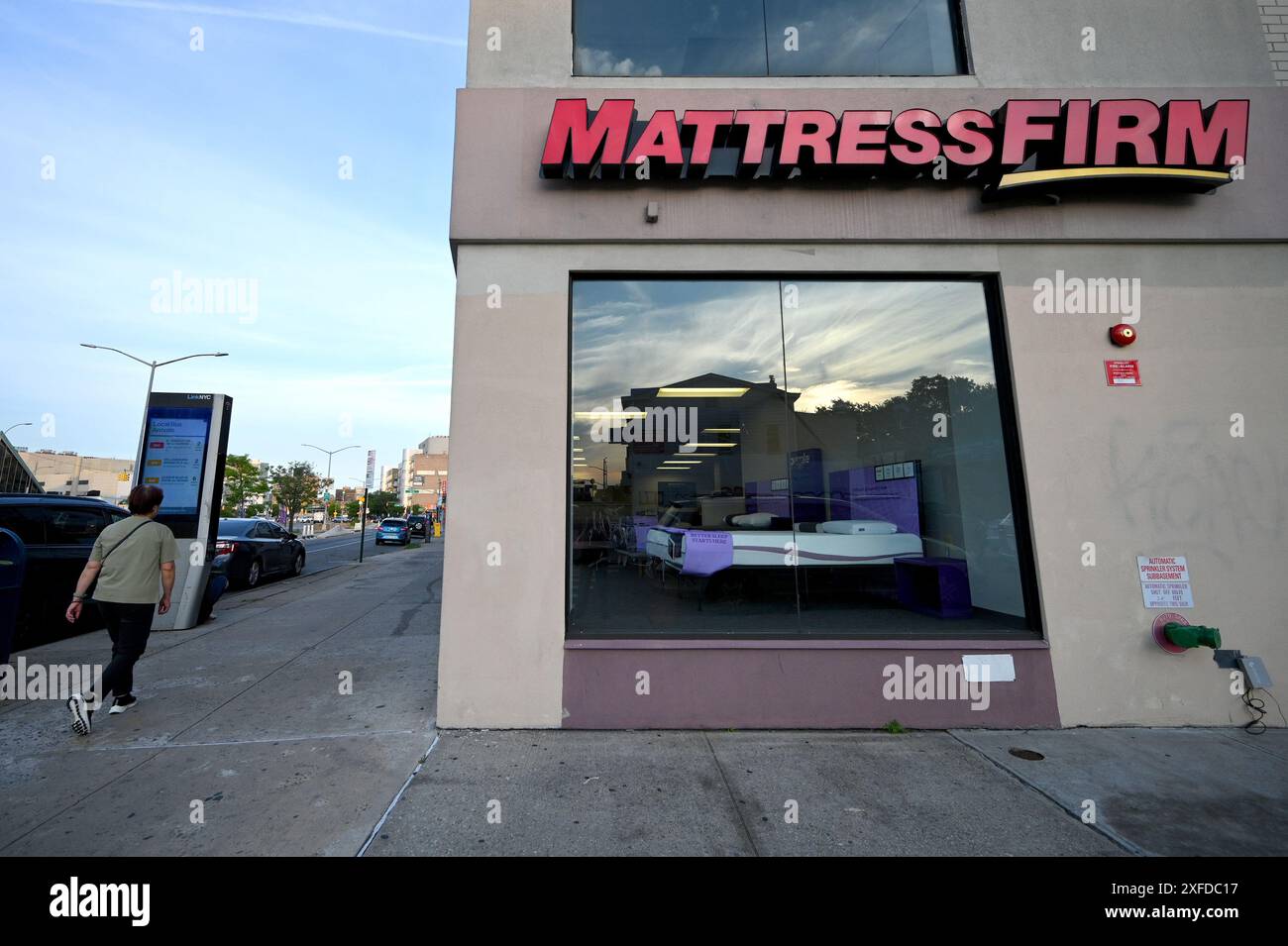 will mattress firm be open july 4