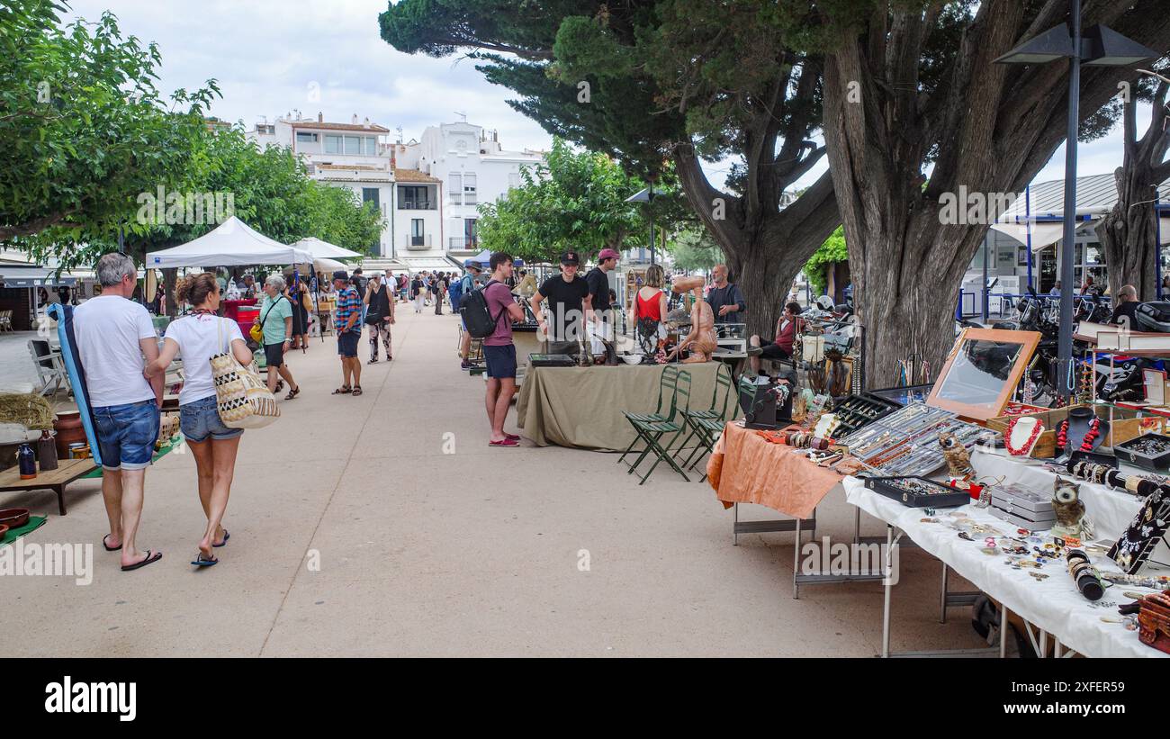 Cadaques, Spain - 30 June, 2024: Sunday antiques market in Cadaques ...