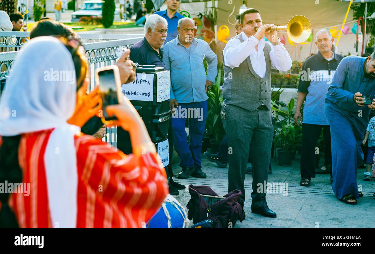 Iranian musical instrument hi-res stock photography and images - Alamy