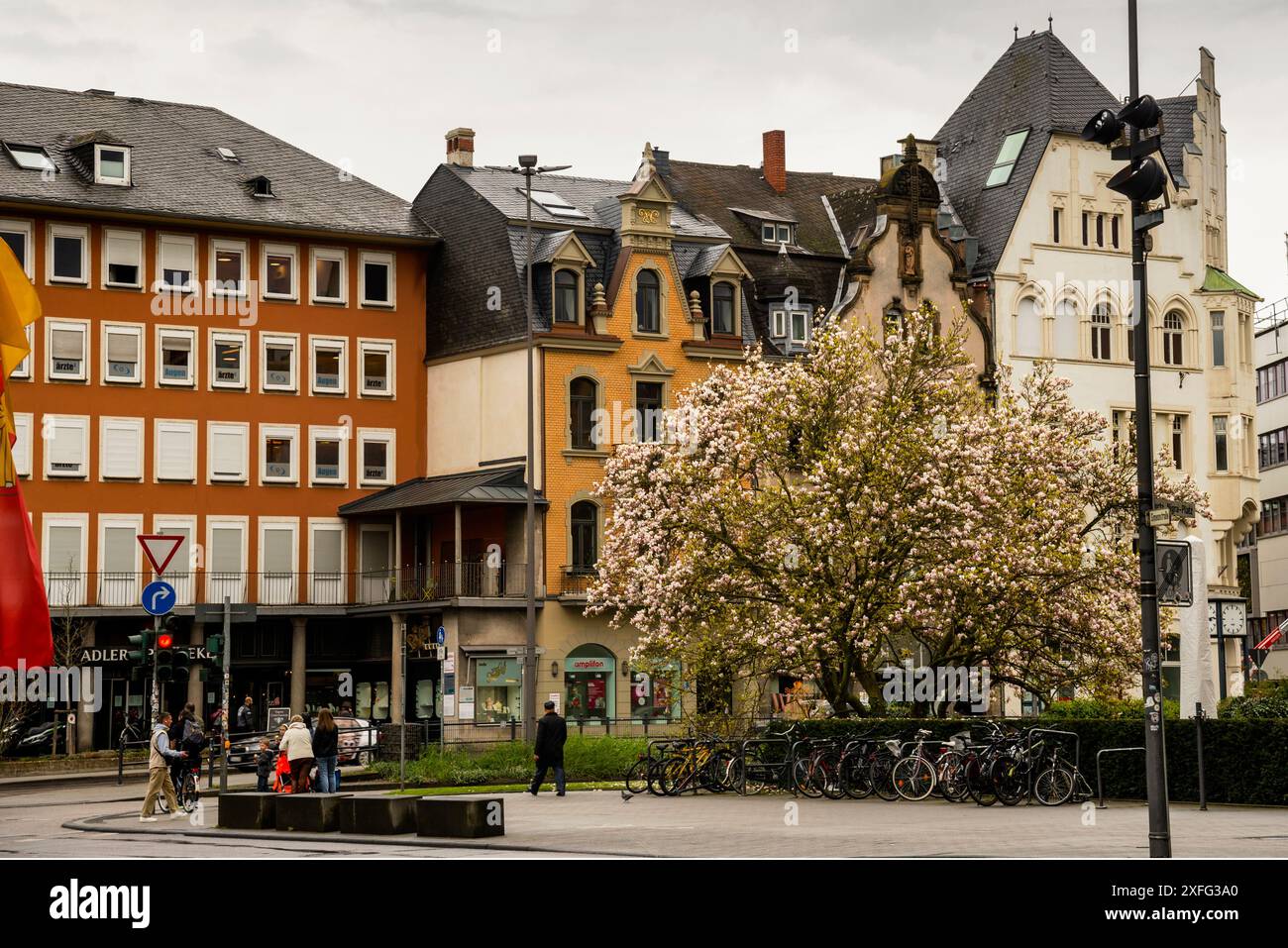 Double gothic trefoil hi-res stock photography and images - Alamy