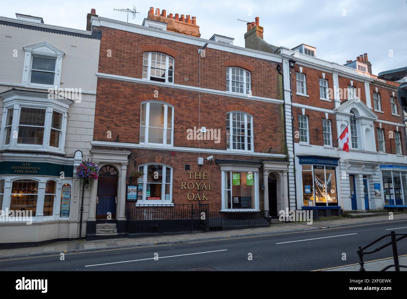 The Royal Oak - JD Wetherspoon, Dorchester, UK Stock Photo