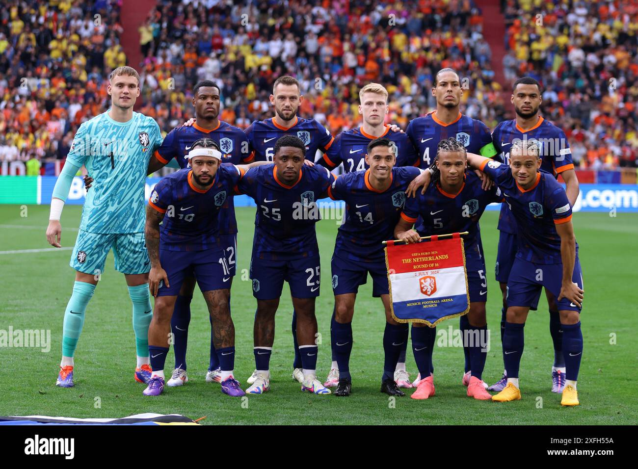 Players of Netherlands pose for a team photo prior to the Uefa Euro
