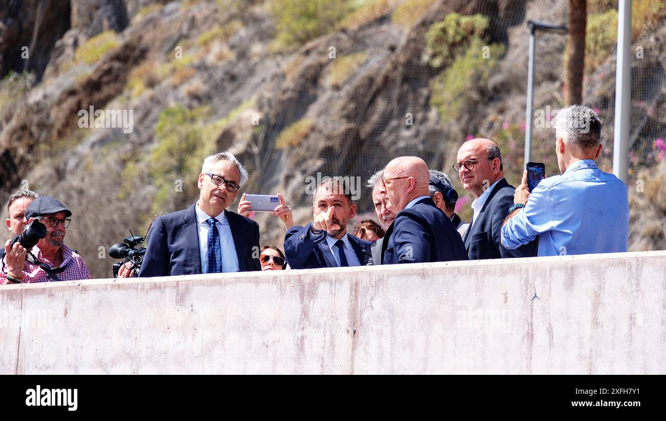 Leading politicians, including the current President of the Canary Islands, Fernando Clavijo Batlle. At the inauguration of the new harbour promenade. Stock Photo