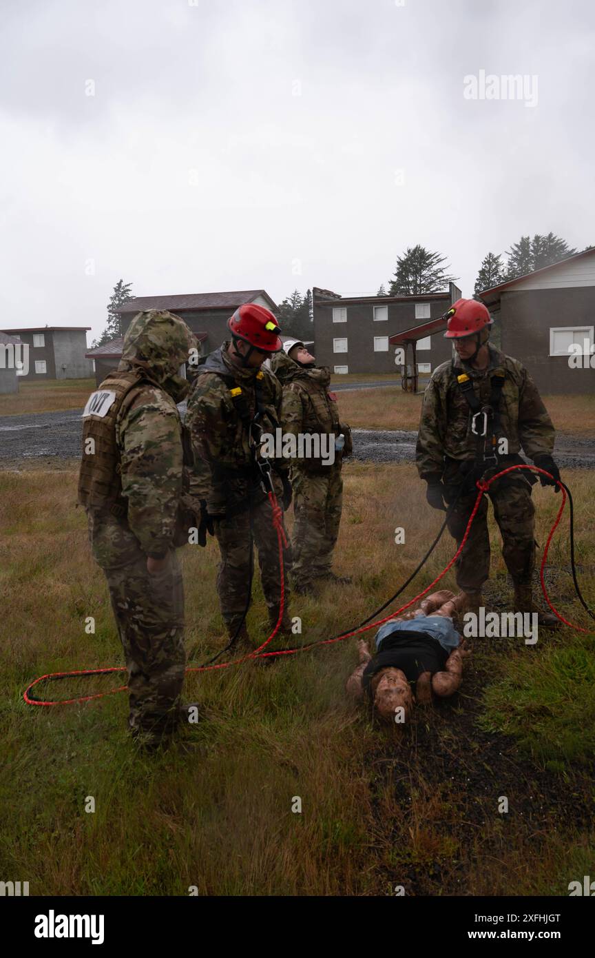 Airmen and Soldiers from the Oregon National Guard participate in an ...