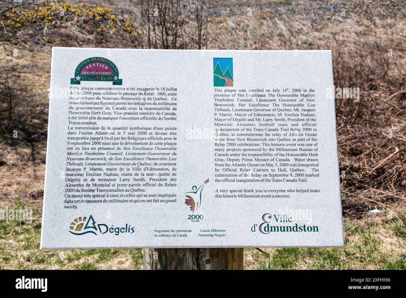 Interprovincial sign on New Brunswick/Quebec provincial border on the Trans Canada trail in Edmunston in New Brunswick and Degelis in Quebec, Canada Stock Photo