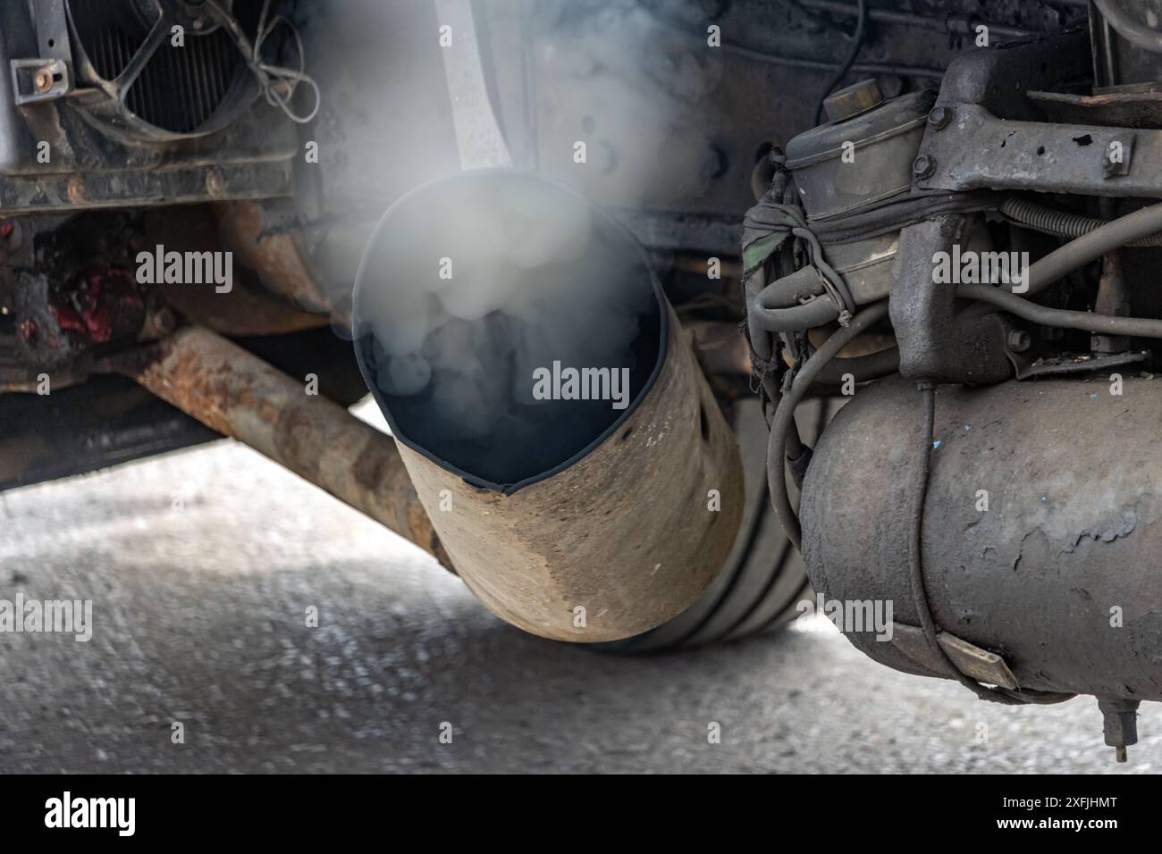 Truck exhaust hi-res stock photography and images - Alamy