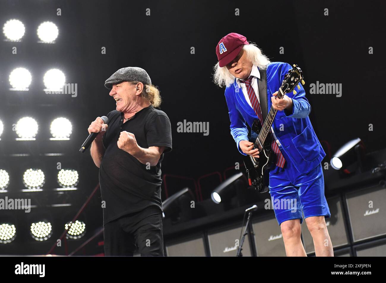 Brian johnson angus young 2024 hi-res stock photography and images - Alamy