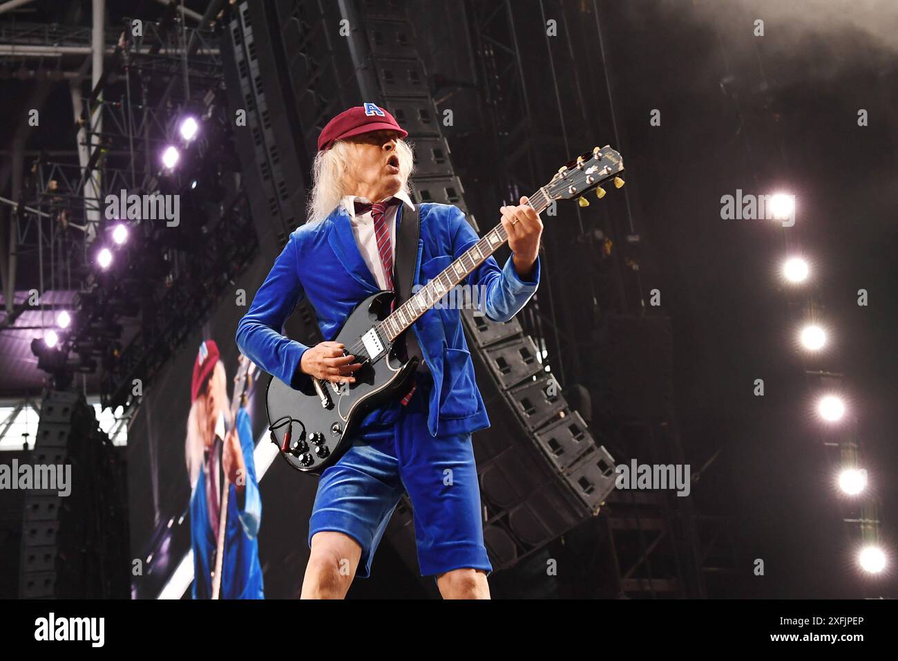 Ac dc wembley 2024 hi-res stock photography and images - Alamy
