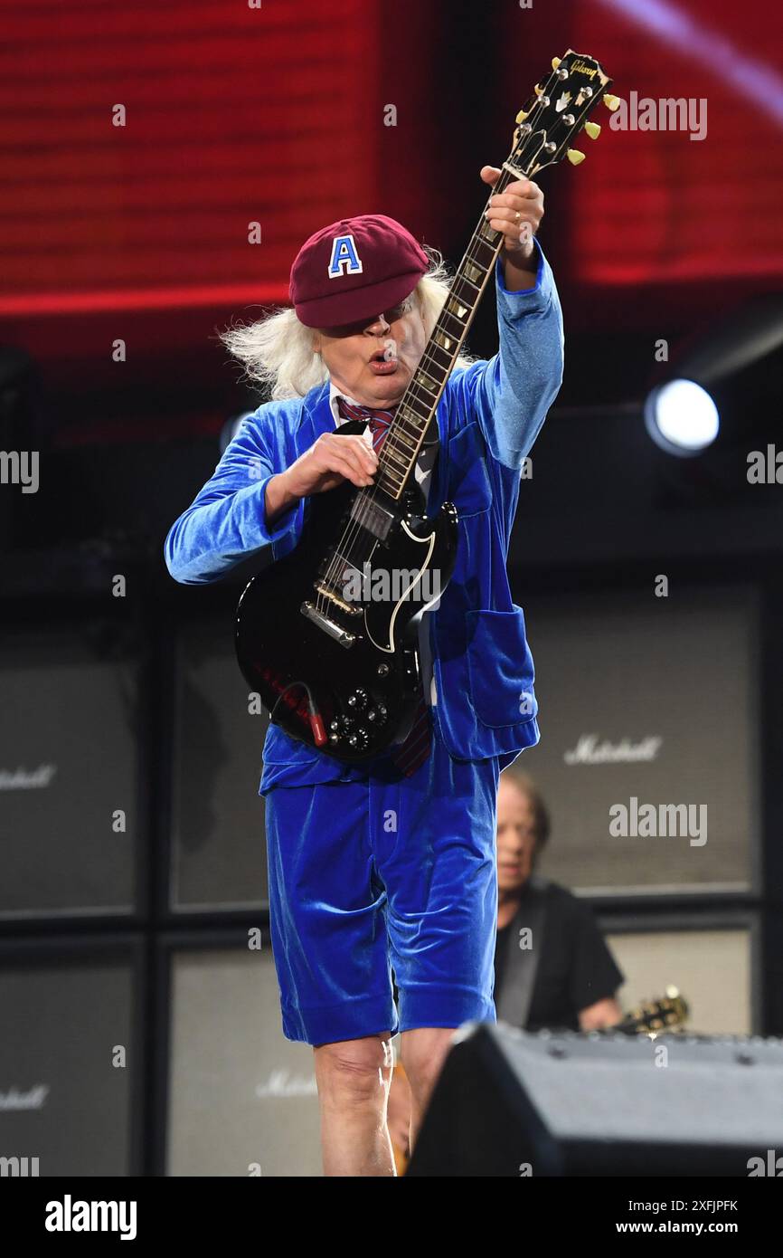 Ac dc wembley pictures hi-res stock photography and images - Alamy