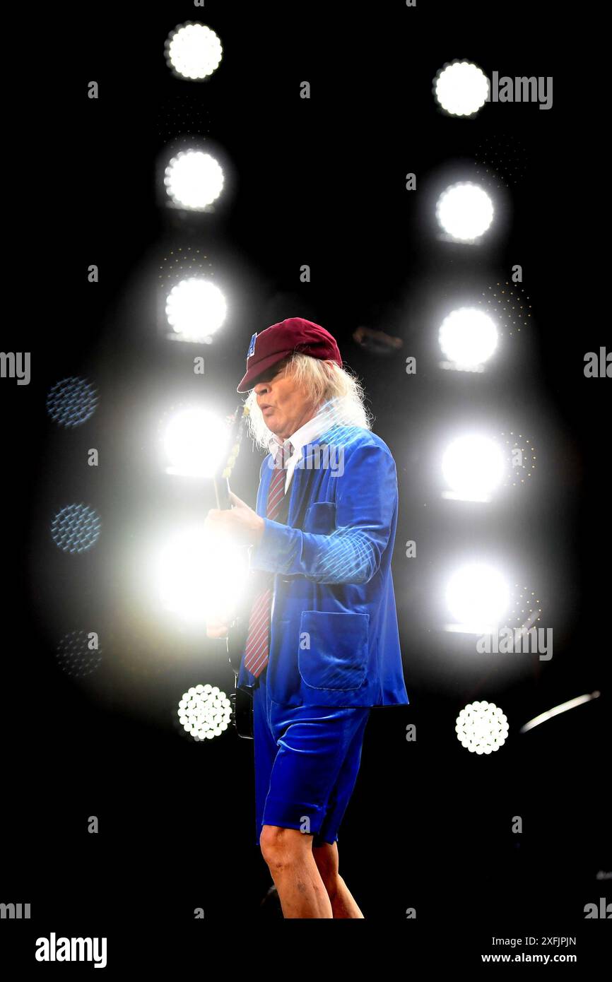 Ac dc wembley 2024 hi-res stock photography and images - Alamy