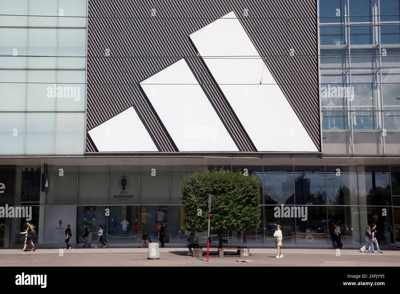 Adidas brand hi res stock photography and images Alamy