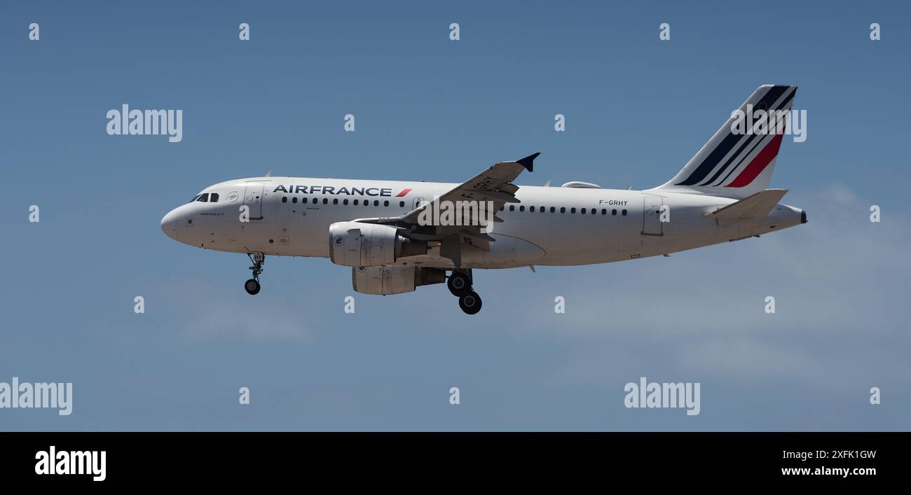 Air france a319 jet airliner hi-res stock photography and images