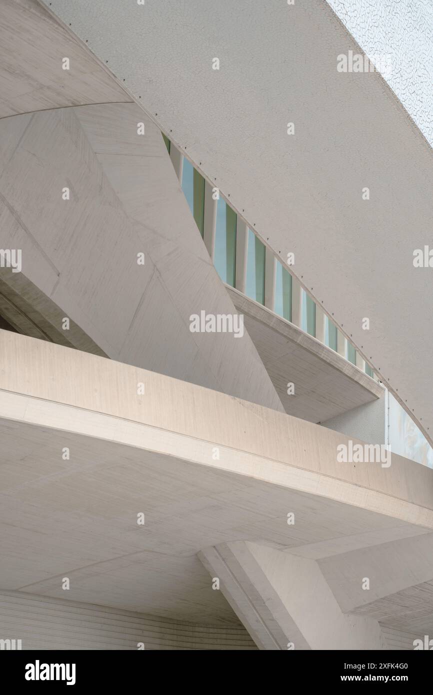 Emphasizes shapes hi-res stock photography and images - Alamy