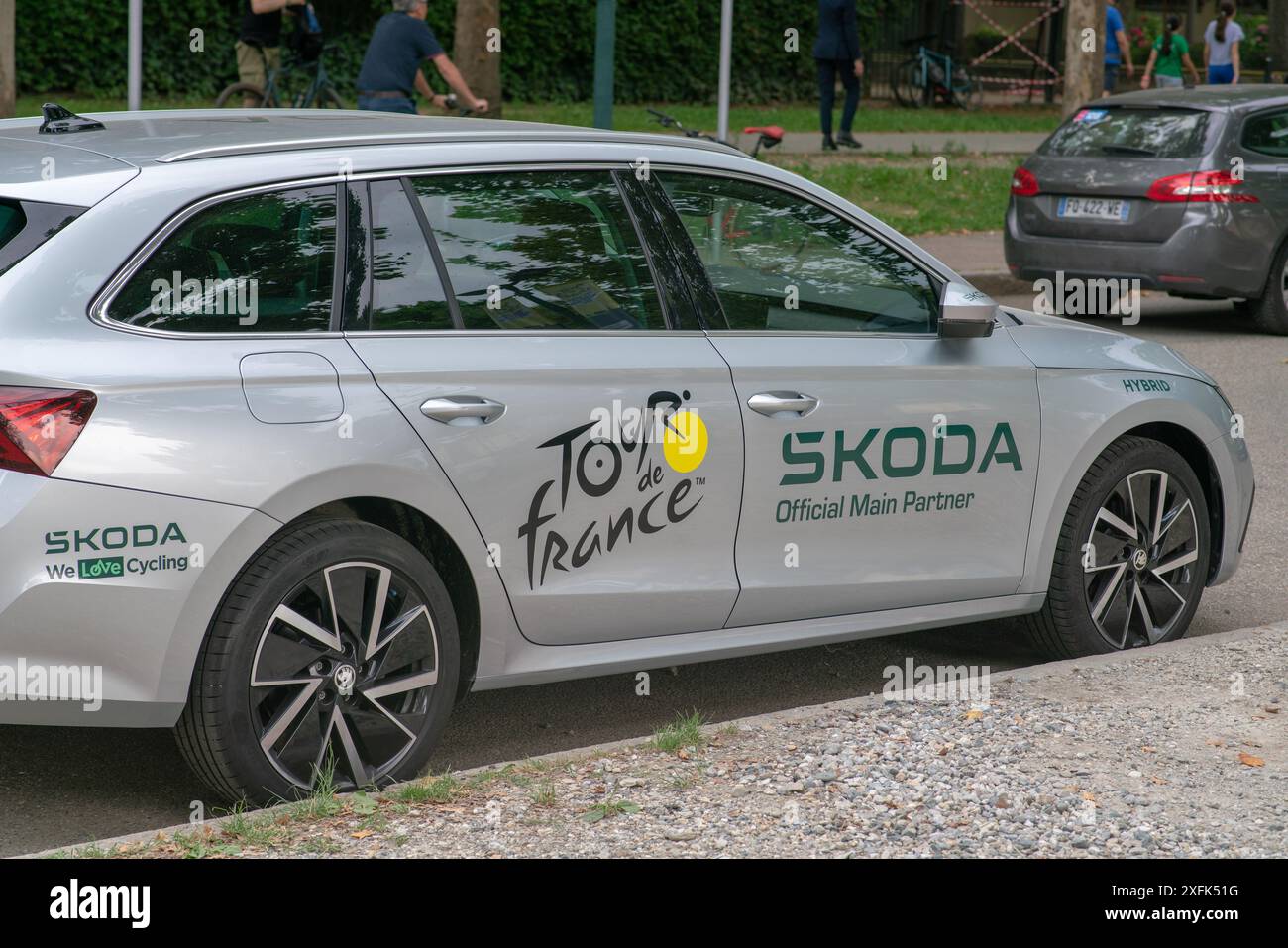 Tour de France, Skoda cars are the main official partner, the sponsor for the entire tour for