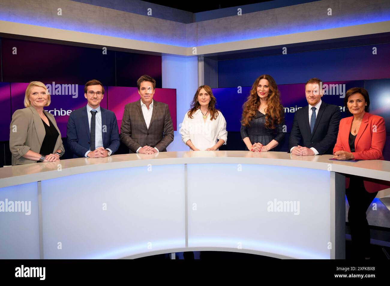 Cathryn Clüver Ashbrook, Martin Machowecz, Markus Feldenkirchen, Anja Kohl, Nadja Atwal, Michael Kretschmer und Sandra Maischberger in der ARD-Talkshow maischberger im Studio Berlin Adlershof. Berlin, 03.07.2024 *** Cathryn Clüver Ashbrook, Martin Machowecz, Markus Feldenkirchen, Anja Kohl, Nadja Atwal, Michael Kretschmer and Sandra Maischberger on the ARD talk show maischberger in Studio Berlin Adlershof Berlin, 03 07 2024 Foto:xT.xBartillax/xFuturexImagex maischberger 4702 Stock Photo