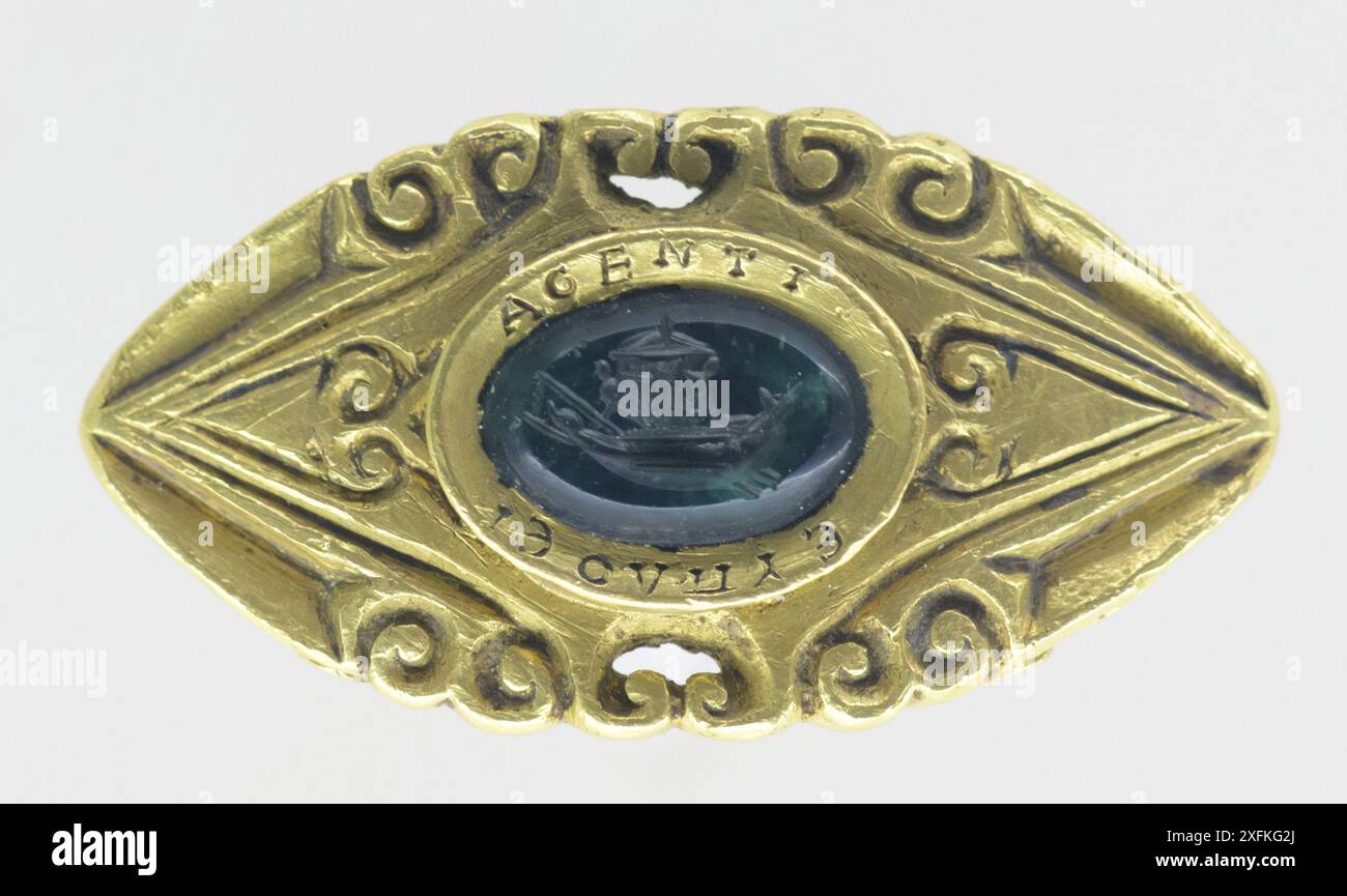 Ancient roman bronze ring hi-res stock photography and images - Alamy