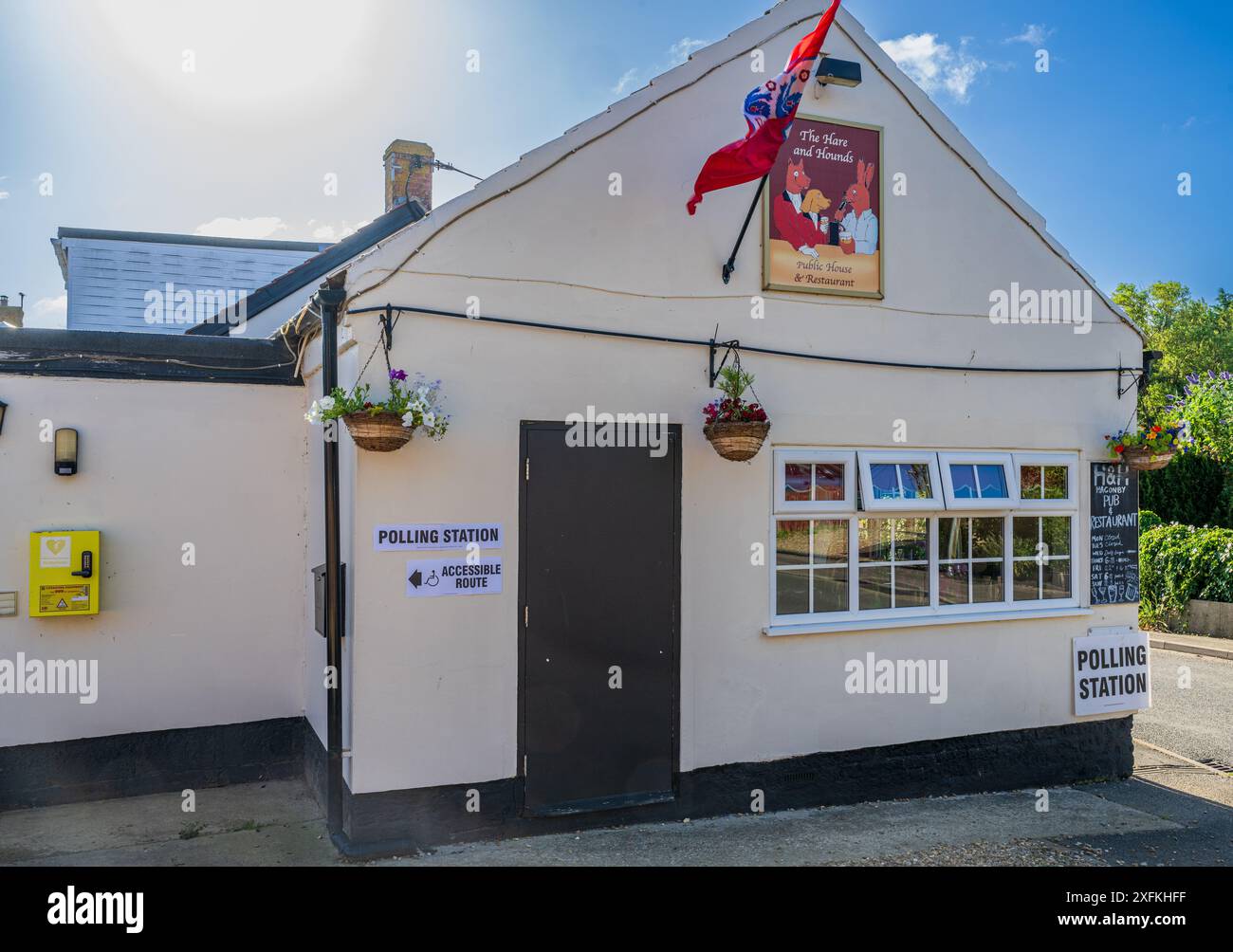 Lincolnshire, UK. 4th July 2024.   UK Parliamentary Elections – Rural Polling Station, The Hare & Hounds Public House, Haconby, Lincolnshire. Credit: Matt Limb OBE/Alamy Live News Stock Photo