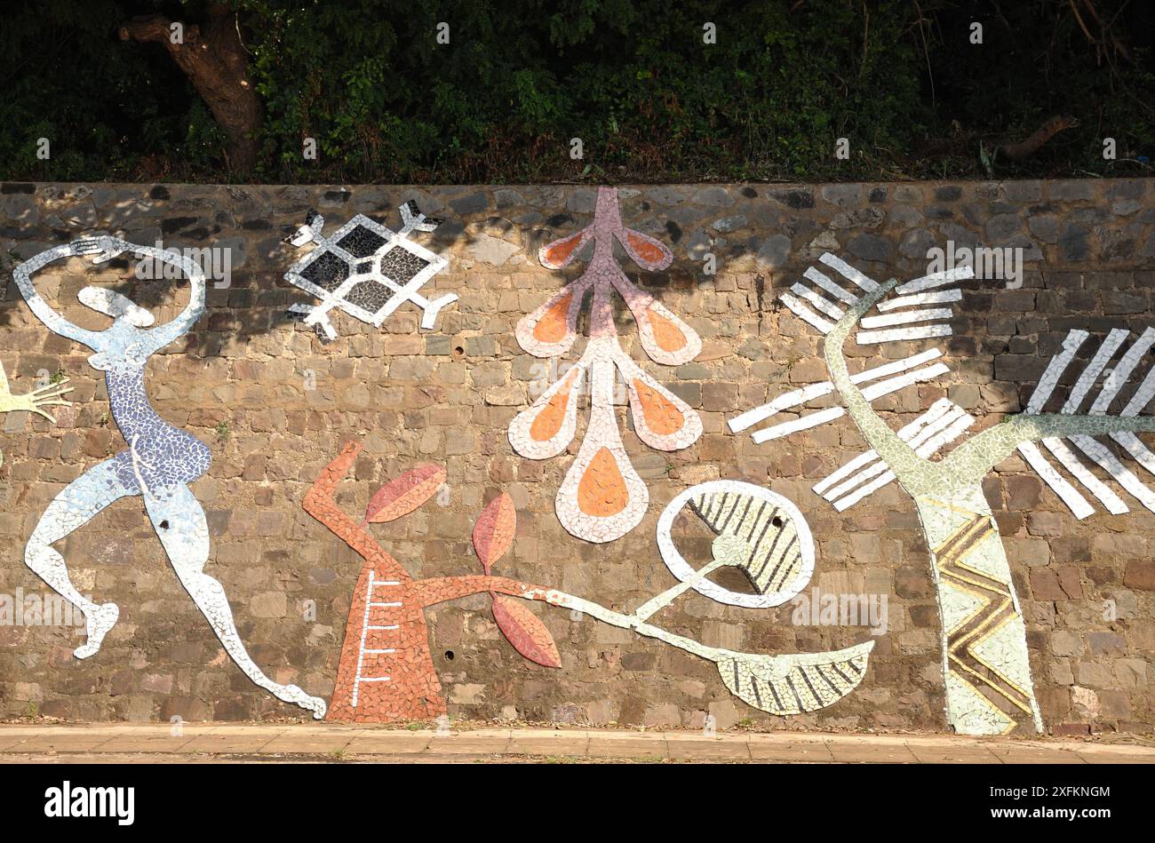 Murals, Maputo, Mozambique - stylised trees, flowers and dancer Stock ...