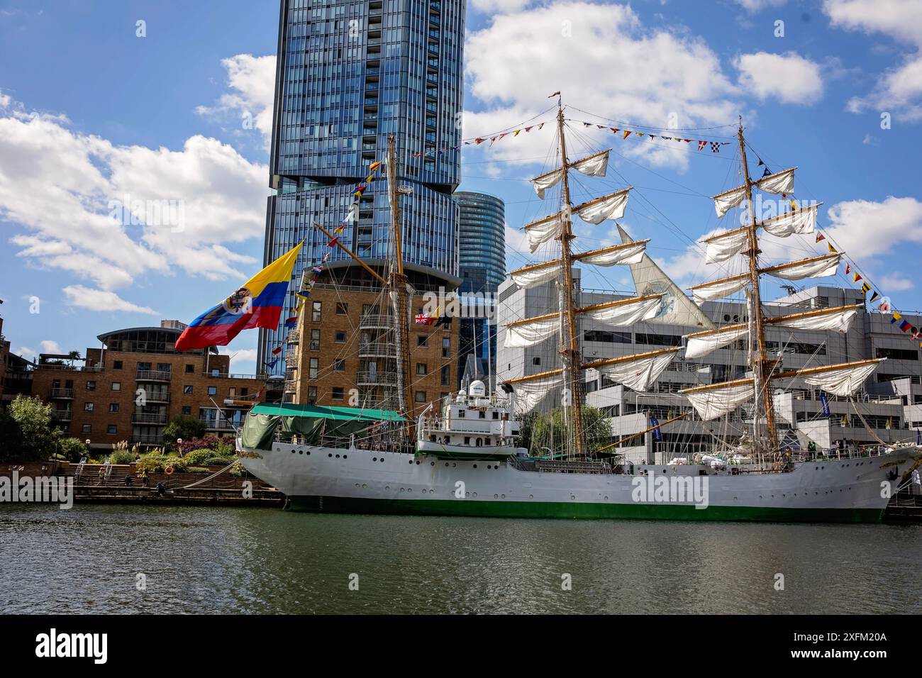 Columbian Navy Training ship Gloria in South Dock Canary Wharf Stock Photo