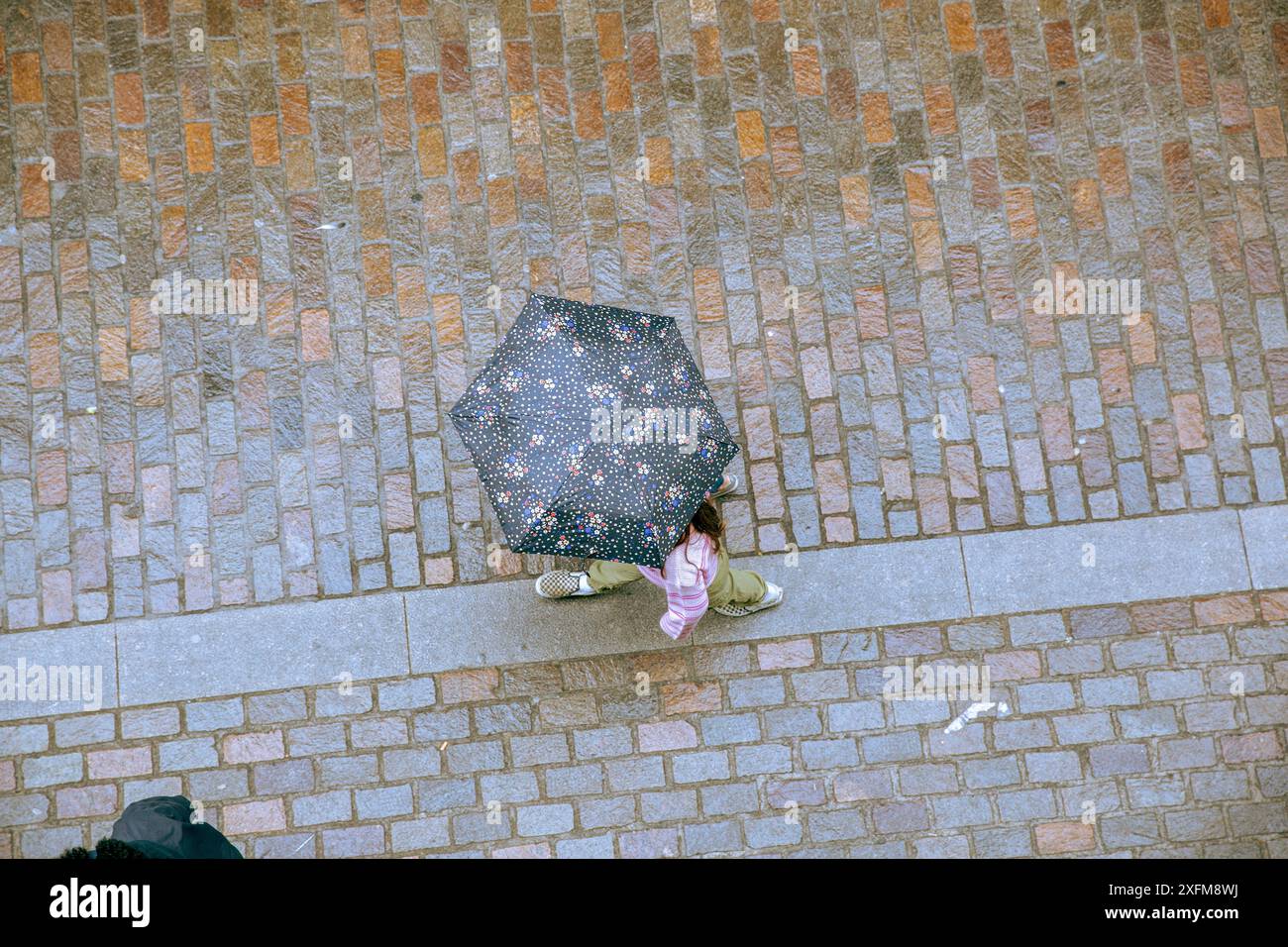 Pedestrians umbrella hi-res stock photography and images - Alamy