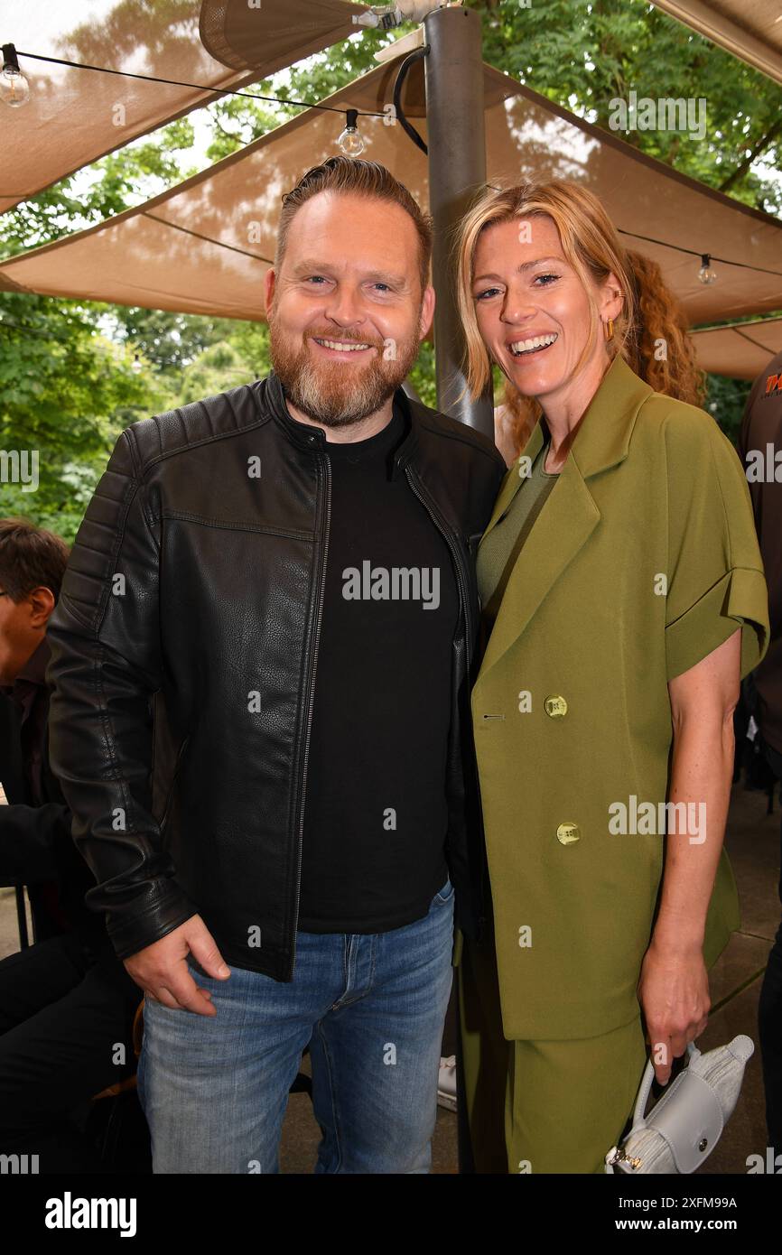 Axel Stein Und Nele Kiper FFF Empfang 2024 Im Rahmen Des Filmfest axel-stein-und-nele-kiper-fff-empfang-2024-im-rahmen-des-filmfest