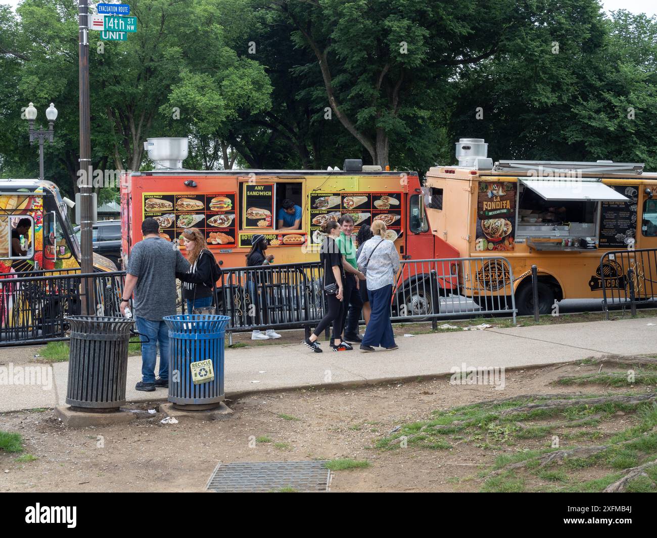 Food trucks washington dc hi-res stock photography and images - Alamy