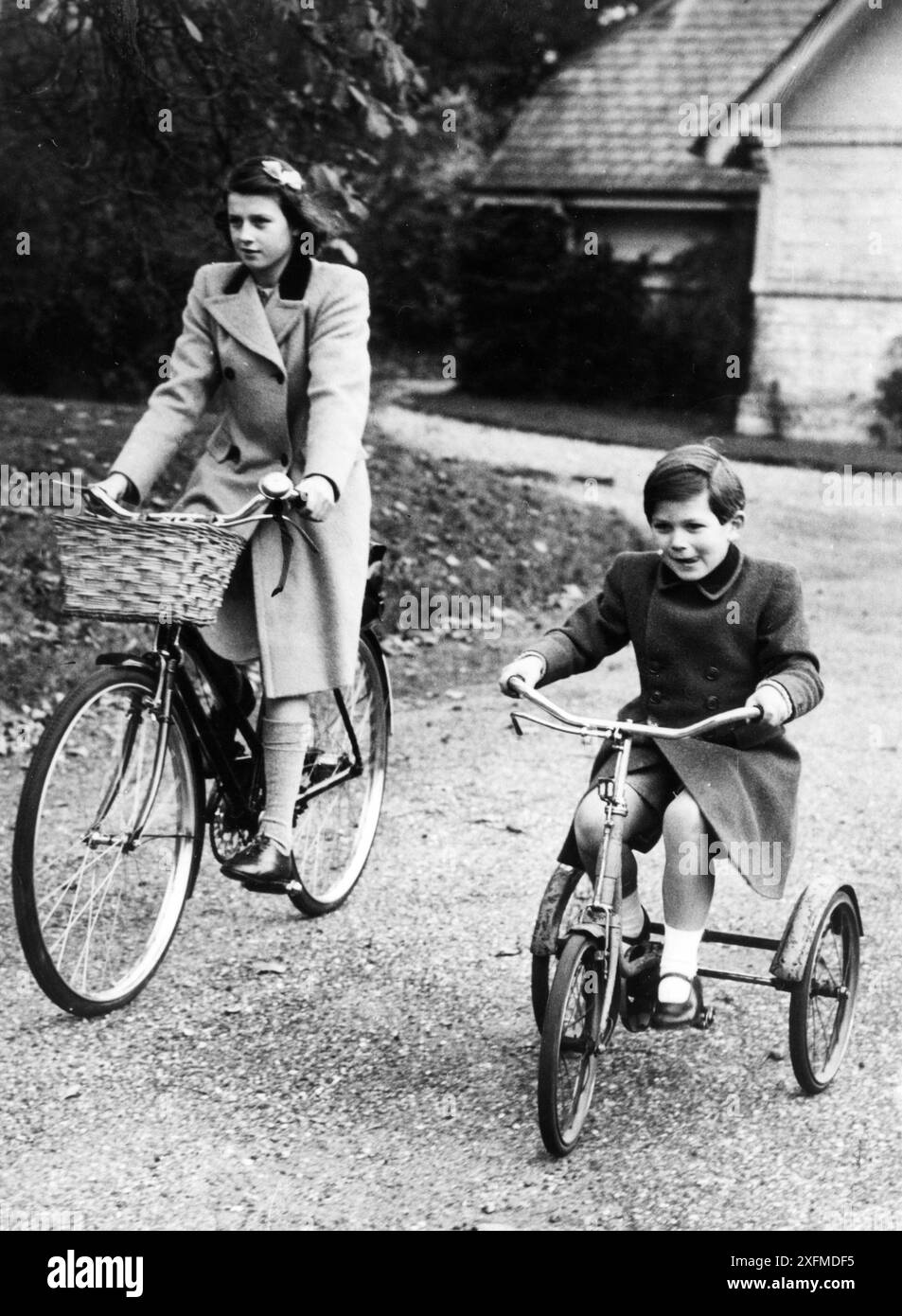 1947 Londra Archivio Storico Olycom/LaPresse Il principe Michael di Kent (Iver, 4 luglio 1942) è un membro della famiglia reale britannica, in quanto figlio di George, duca di Kent e di Marina di Grecia e quindi nipote di re Giorgio V del Regno Unito. È cugino di primo grado della regina Elisabetta II. Nella Foto: Principe Michael Duca di Kent e la Principessa Alexandra duchessa di Kent Stock Photo