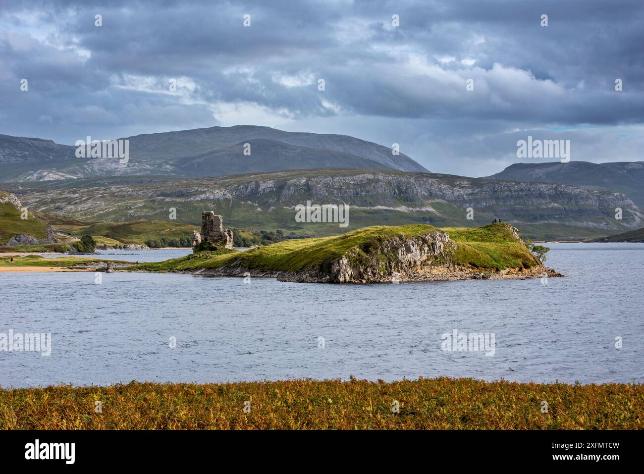 16th century Ardvreck Castle ruins at Loch Assynt in the Highlands at sunset, Sutherland, Scotland, UK, September 2016 Stock Photo