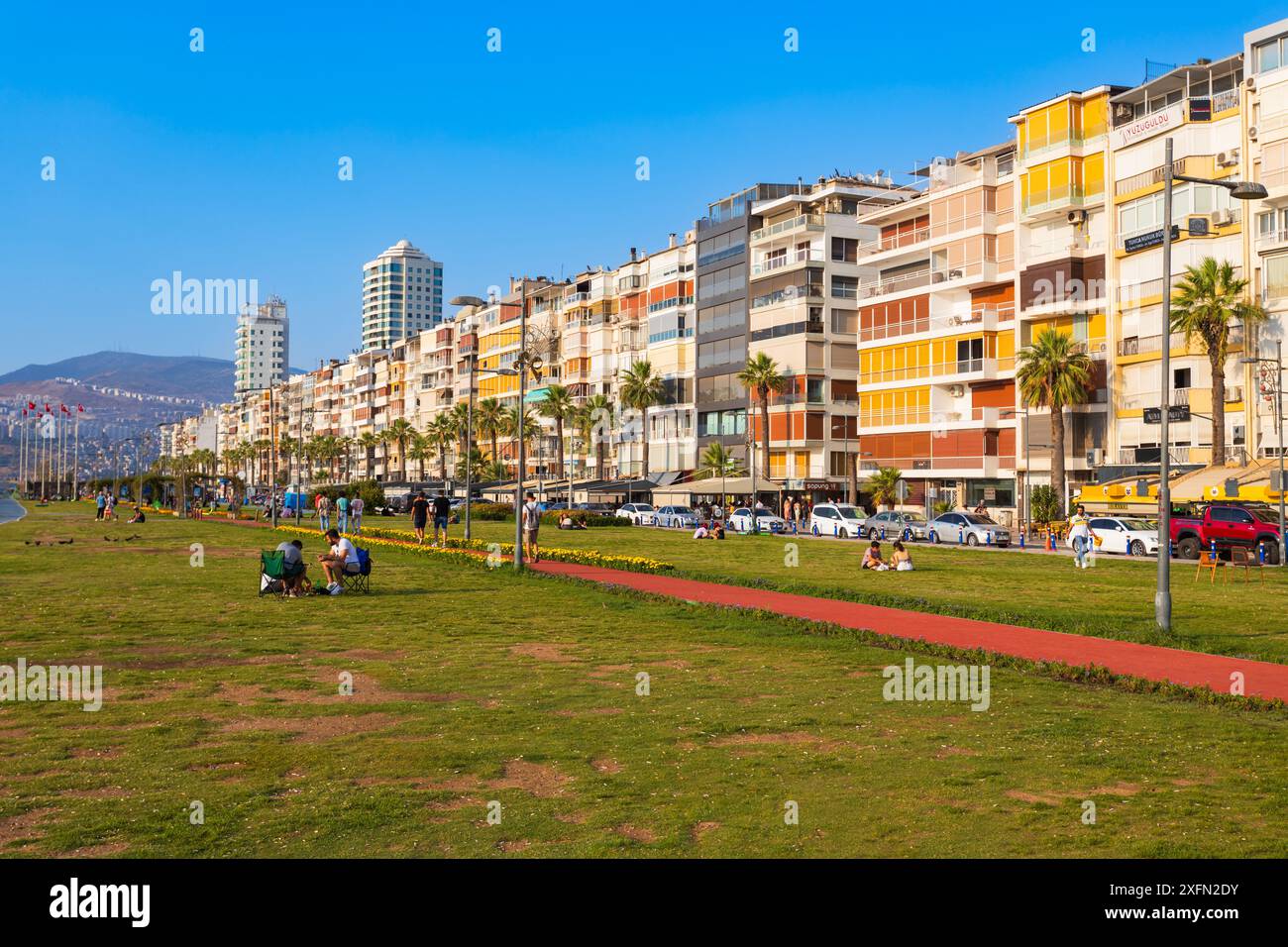 Izmir, Turkey - August 06, 2022: Embankment promenade in the Kordon ...