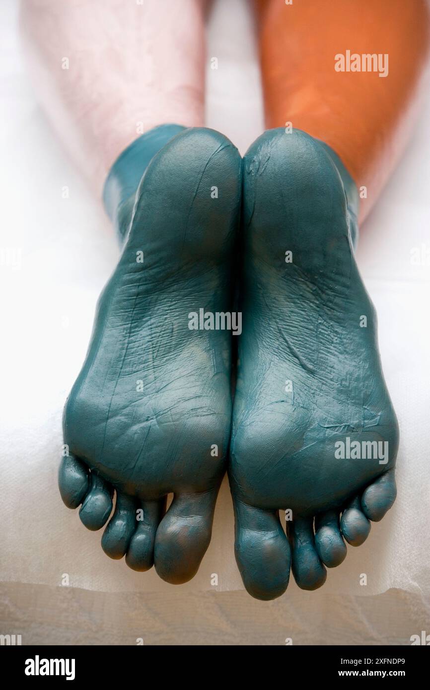 Mud spa feet hi-res stock photography and images - Alamy