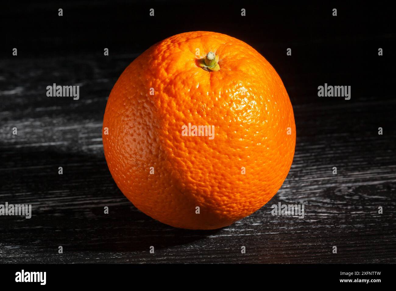 Dark orange fruit hi-res stock photography and images - Alamy