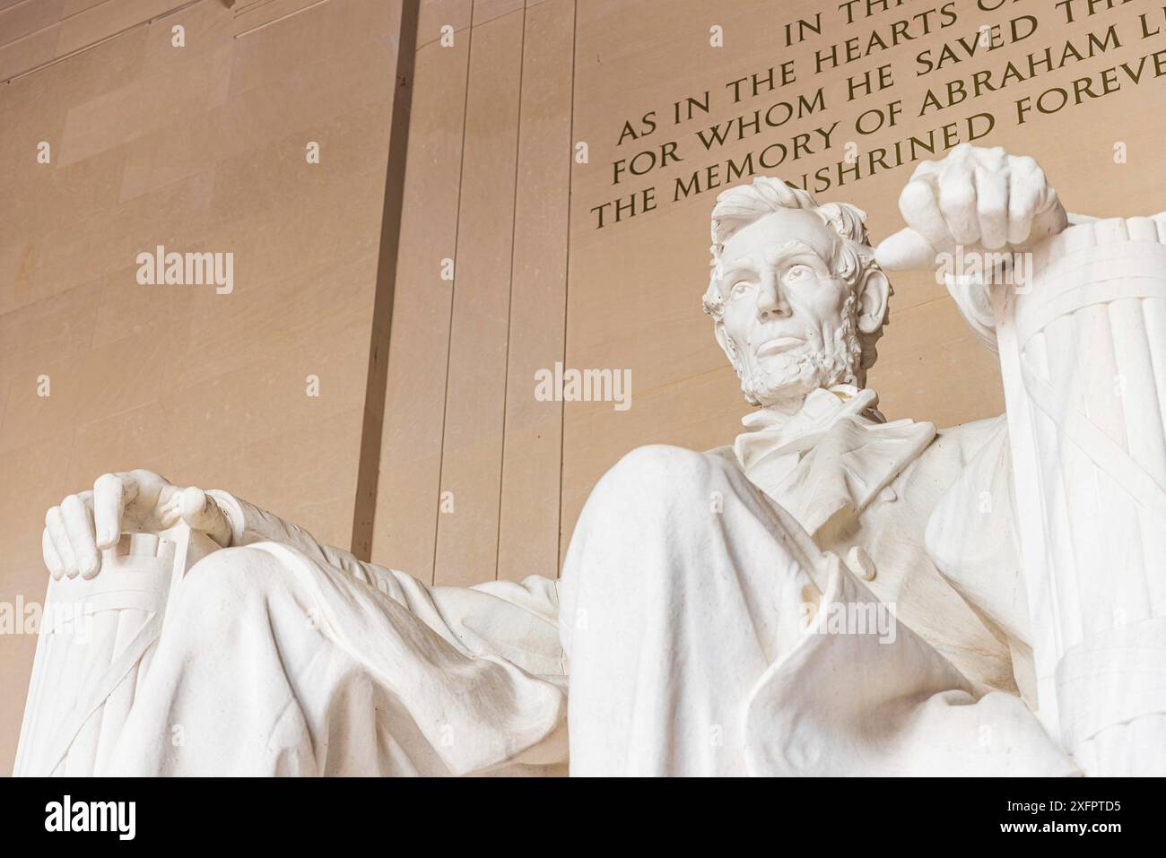 Iconic statue of Abraham Lincoln, sculpted by Daniel Chester French in ...