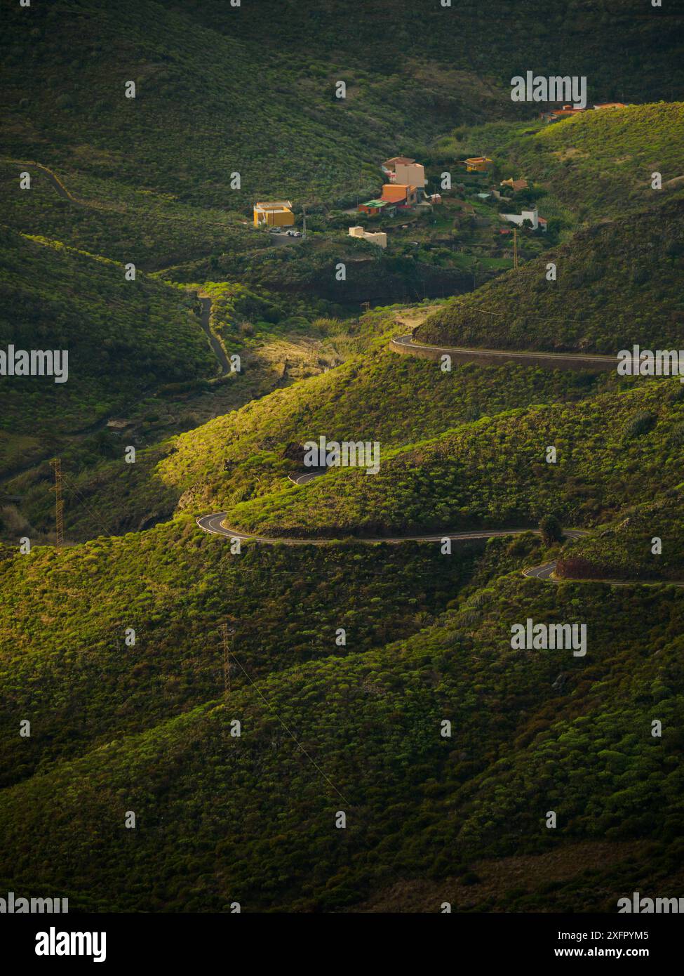 Valley mountains road town hi-res stock photography and images - Alamy