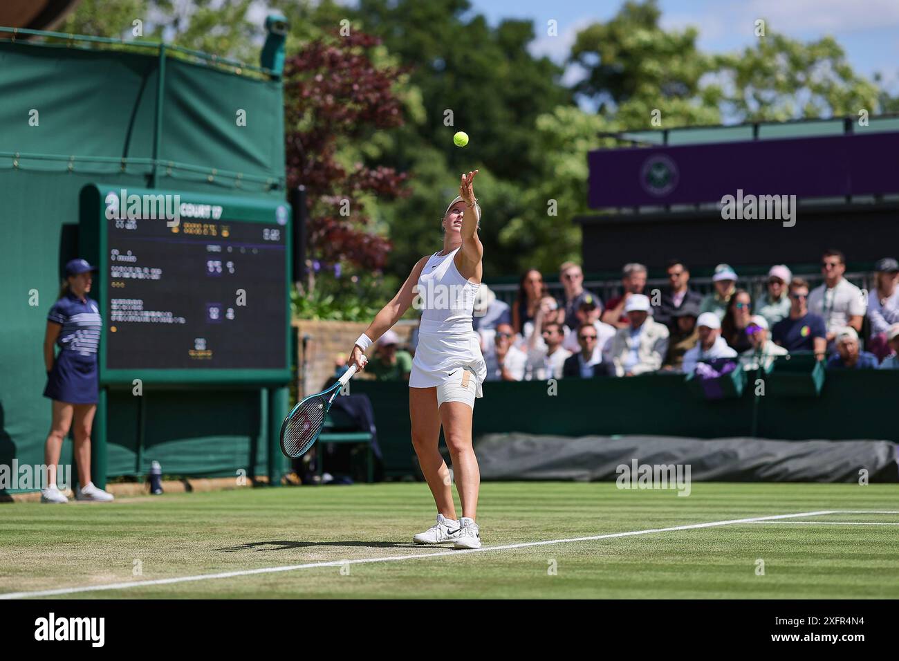 London, London, Great Britain. 4th July, 2024. Brenda Fruhvirtova (CZE) serve during the The Championships Wimbledon (Credit Image: © Mathias Schulz/ZUMA Press Wire) EDITORIAL USAGE ONLY! Not for Commercial USAGE! Stock Photo