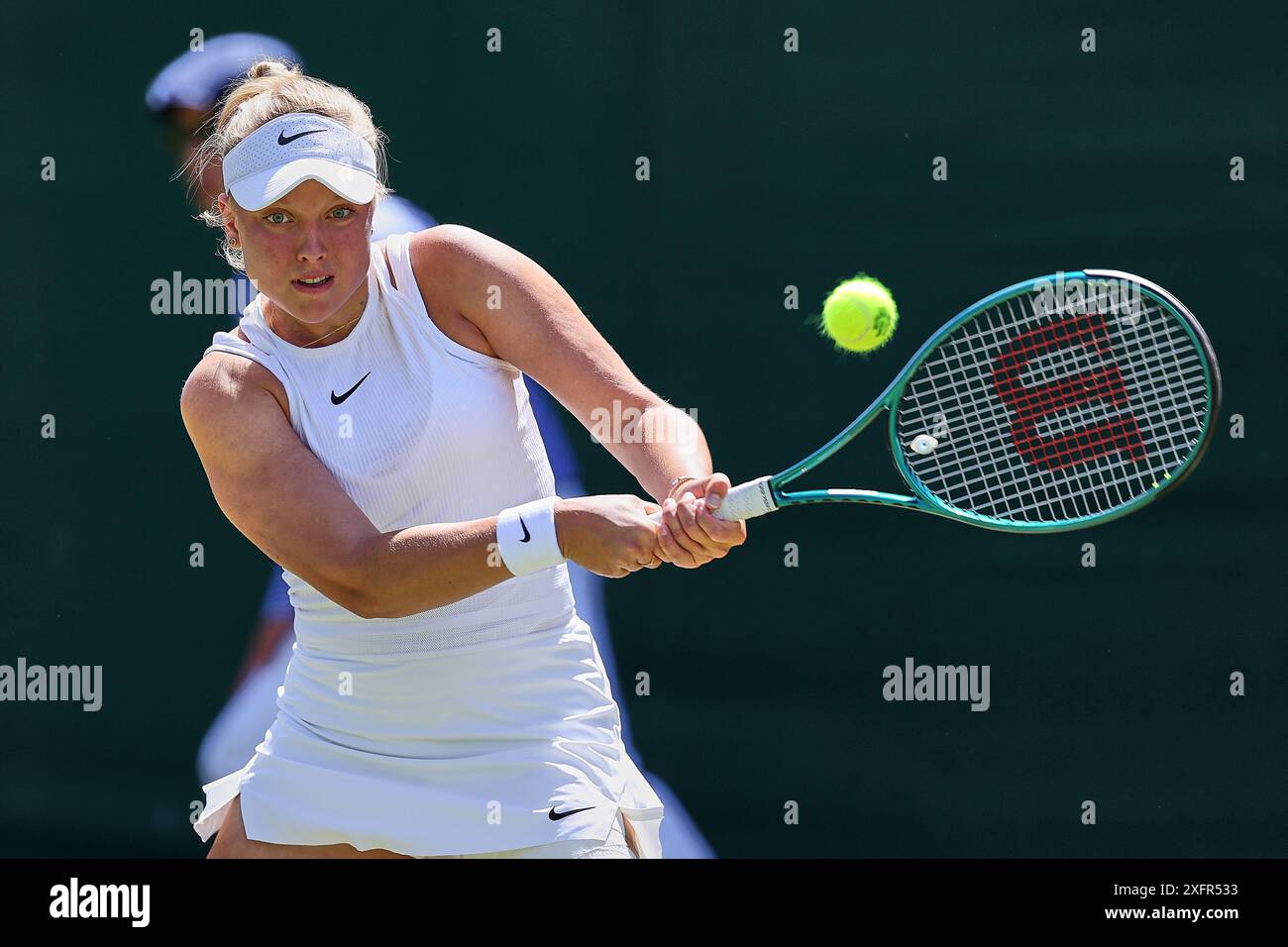 London, London, Great Britain. 4th July, 2024. Brenda Fruhvirtova (CZE) returns with backhand during the The Championships Wimbledon (Credit Image: © Mathias Schulz/ZUMA Press Wire) EDITORIAL USAGE ONLY! Not for Commercial USAGE! Stock Photo