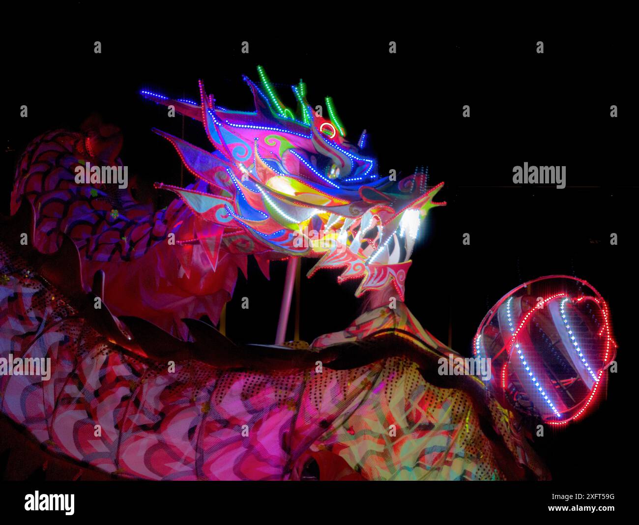 Chinese dragon dance singapore hi-res stock photography and images - Alamy