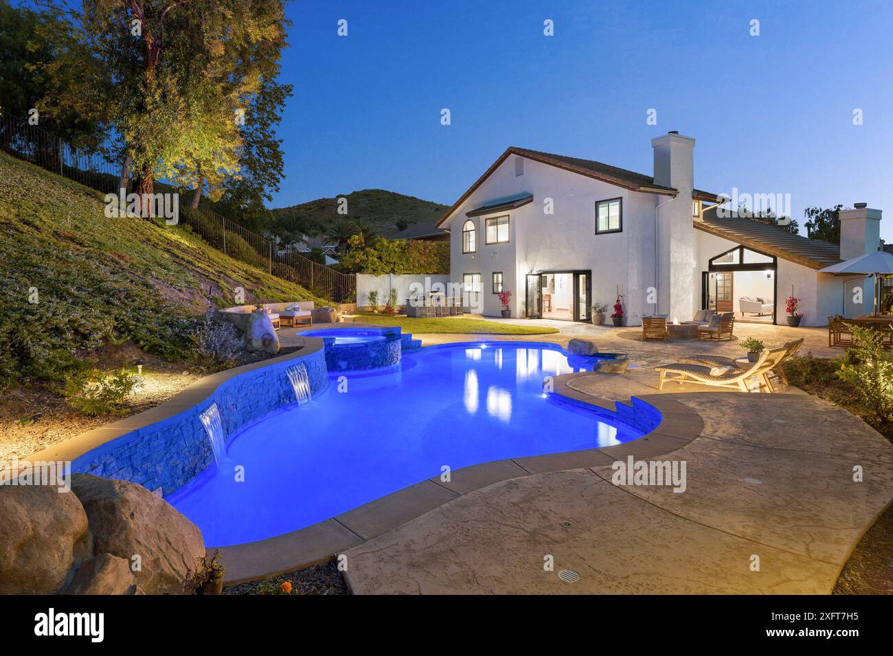 Modern luxury water feature hi-res stock photography and images - Alamy