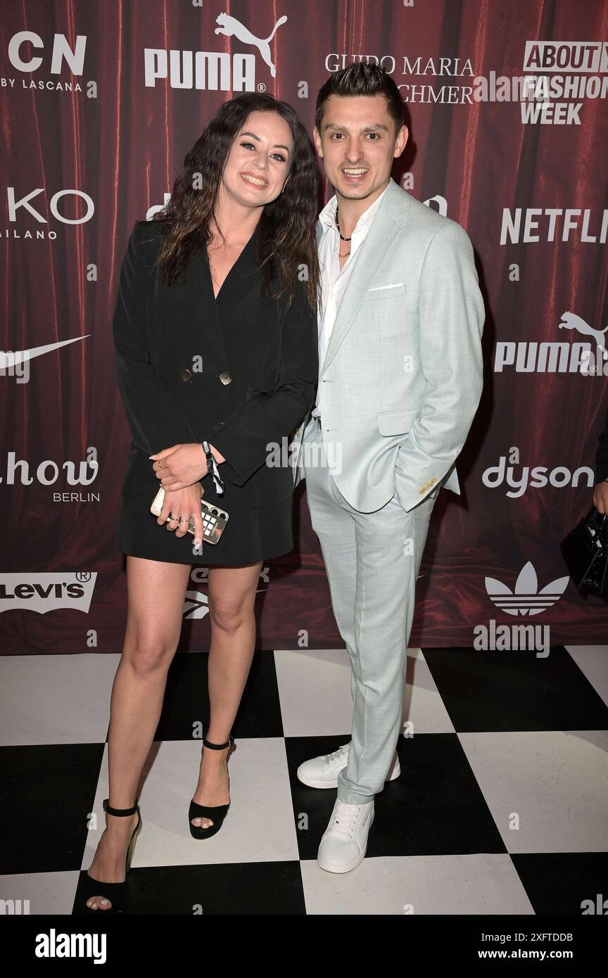 Malika Dzumaev Und Zsolt Sandor Cseke Beim About You Fashion Circus In