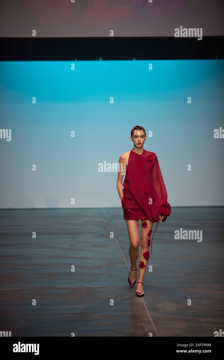 Danny Reinke, präsentierte die Kollektion der Fashion Week 2024 Berlin, Uber Eats Hall, Felix Wolf/ Alamy Stock Photo