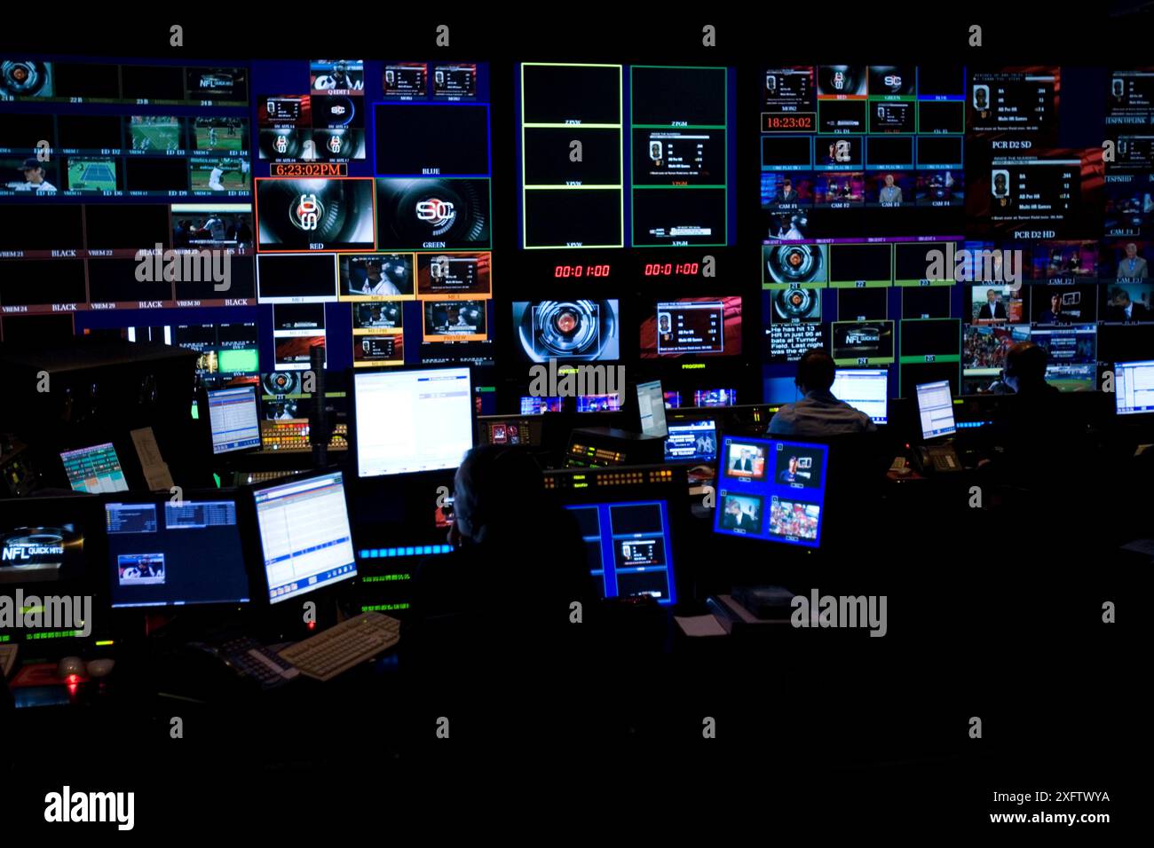 Monitor monitors in tv studio hi-res stock photography and images - Alamy