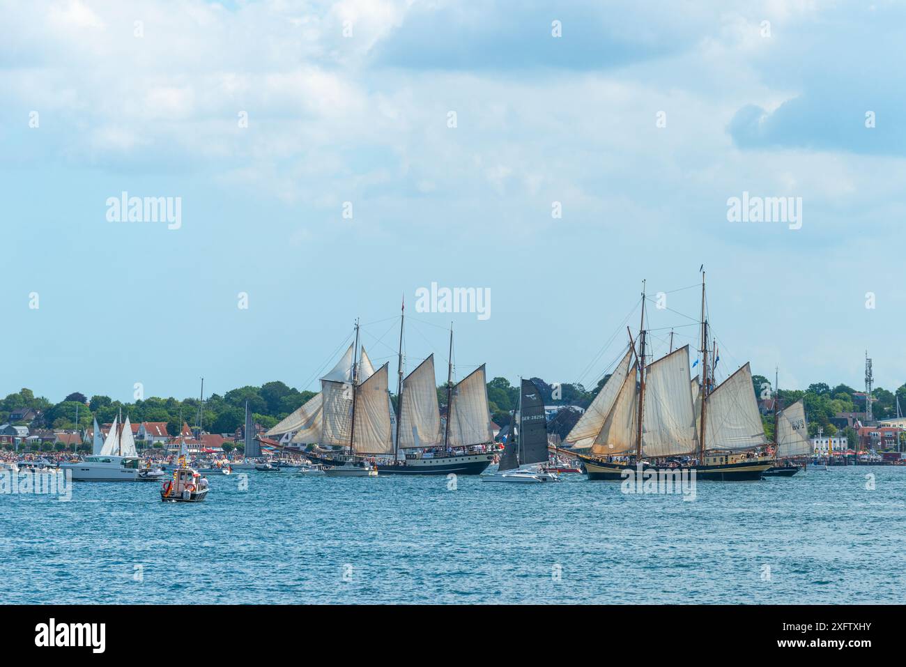 Windjammer Parade Kiel Week 2024 Kiel Fjord Falkenstein Beach Kiel windjammer-parade-kiel-week-2024-kiel-fjord-falkenstein-beach-kiel