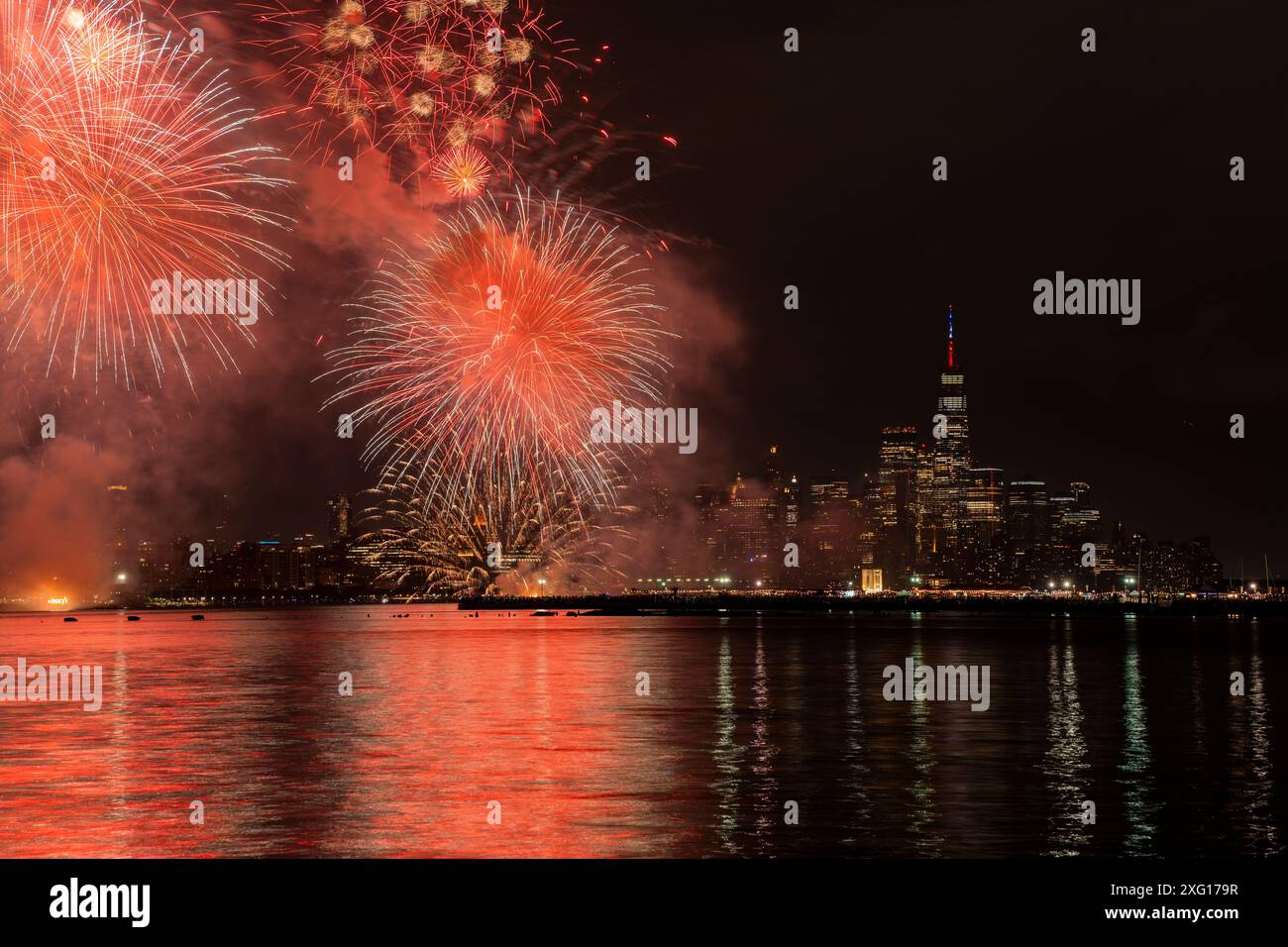Macys 4th of july fireworks hi-res stock photography and images - Alamy