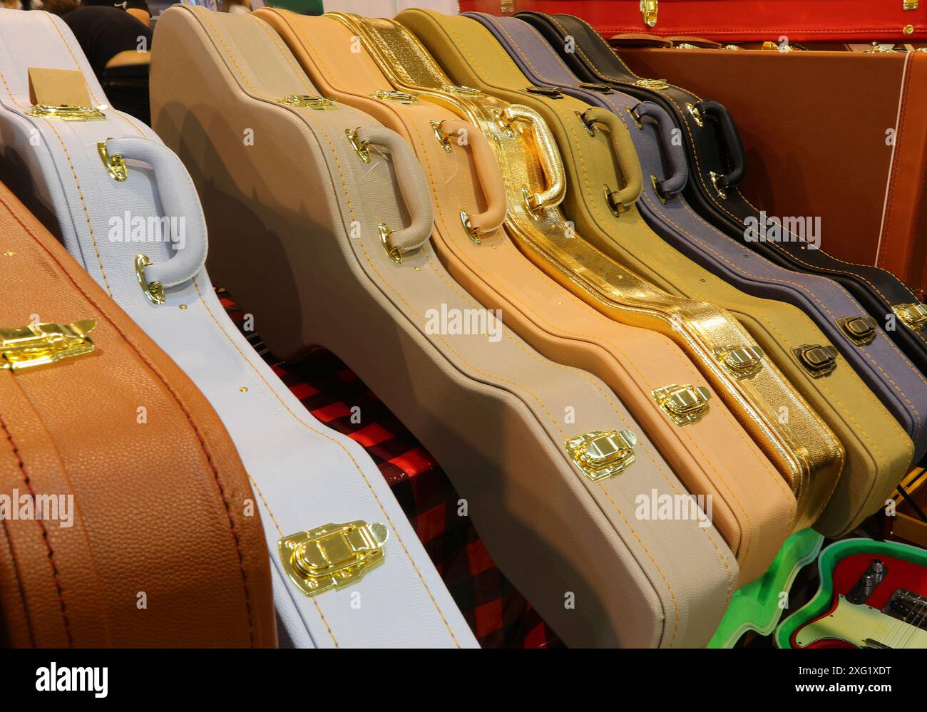 Musical Instruments Bumpy Hard bumps hi-res stock photography and images - Alamy