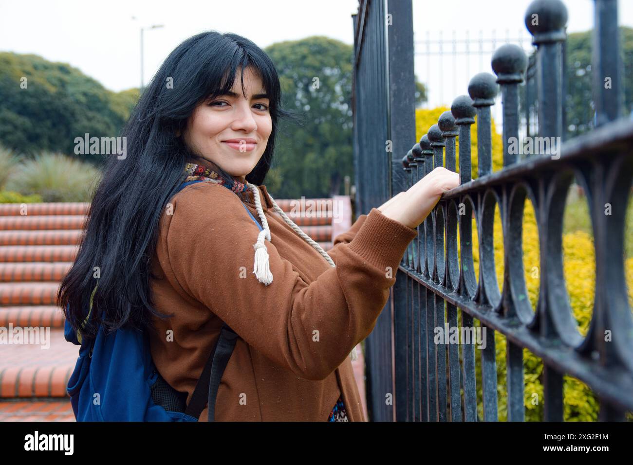 Woman latin american forest hi-res stock photography and images - Alamy