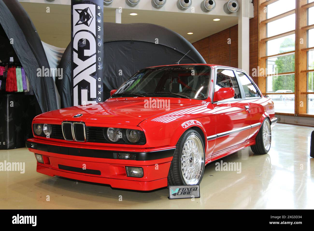 BMW 3er Baureihe E30 am Stand von Foxed care, PS Days Hannover 2024 ...
