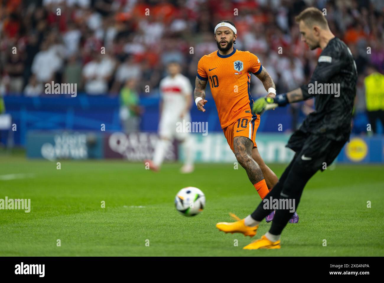 OFFICIAL MEMPHIS #10 Netherlands Home EURO 2024 PRINT
