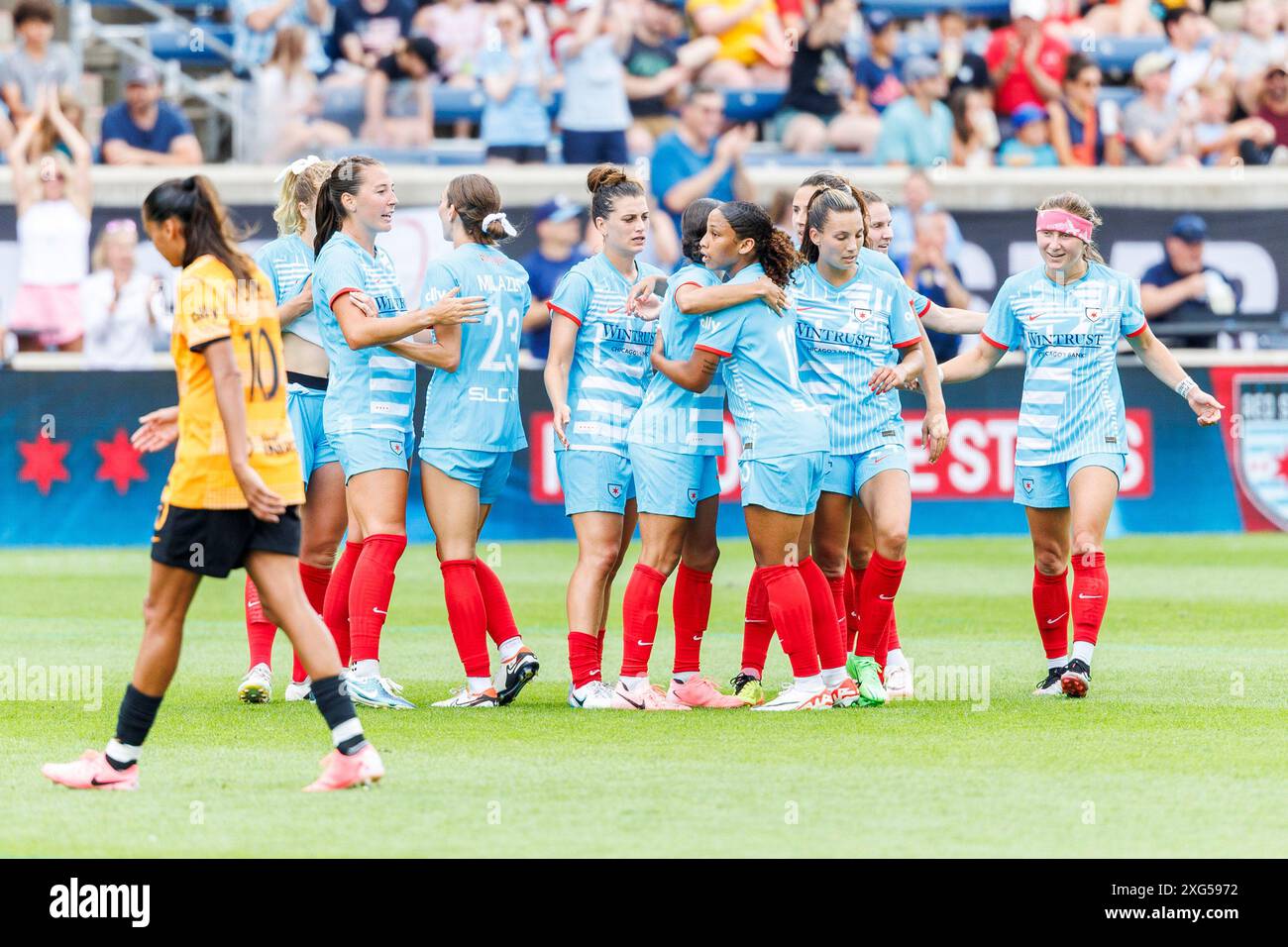 Bridgeview, Illinois, USA. 06th July, 2024. Chicago Red Stars players celebrate goal by forward Mallory Swanson (9) during NWSL Soccer match action between the Houston Dash and Chicago Red Stars at SeatGeek Stadium in Bridgeview, Illinois. John Mersits/CSM (Credit Image: © John Mersits/Cal Sport Media). Credit: csm/Alamy Live News Stock Photo