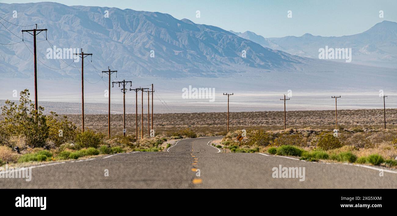 Lonely road in death hi-res stock photography and images - Alamy